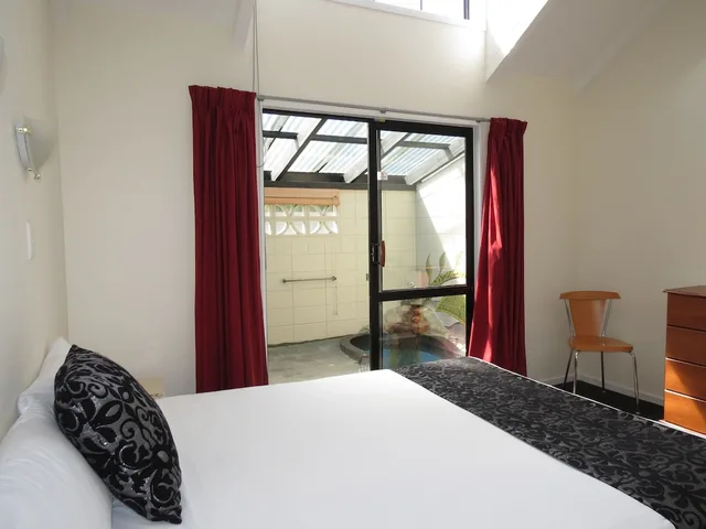 Family, 1 Queen and 3 Single Beds, Hydromassage، Asure Chelmswood Motel Taupo 2/9