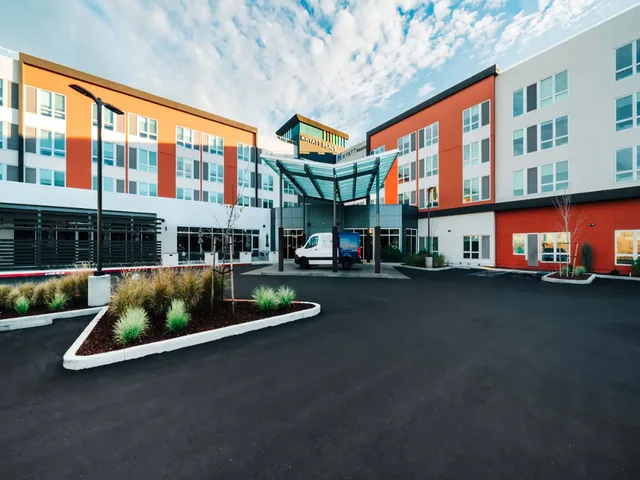 Guest Room, King Bed, Den، Hyatt House Sacramento Airport - Natomas 1/1