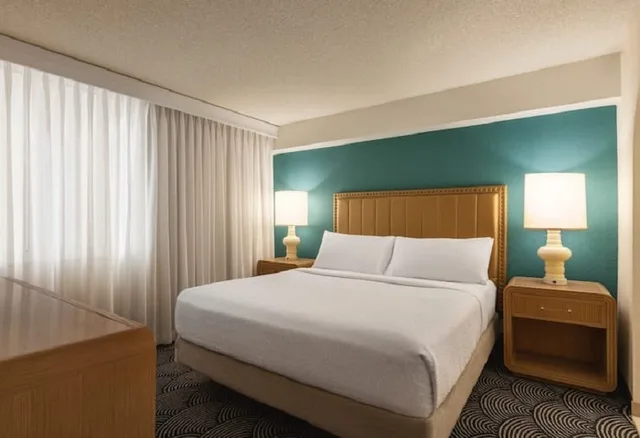 Room, King Bed, Embassy Suites by Hilton Deerfield Beach Resort & Spa 1/1