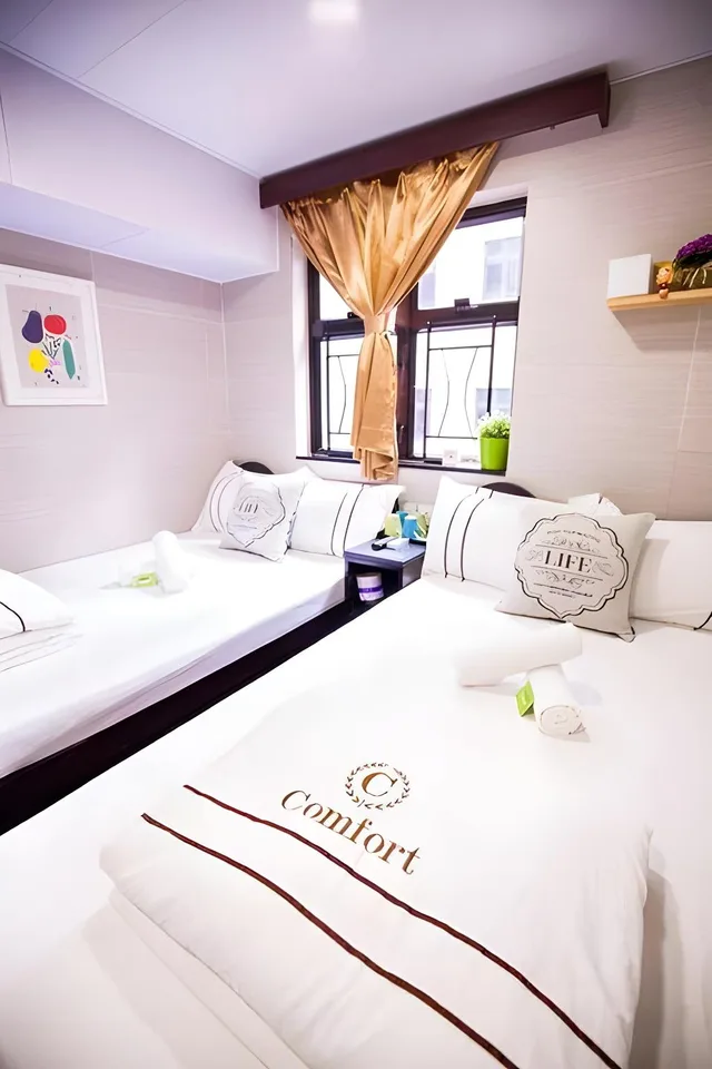 غرفة ثلاثية، Comfort Guest House 1/2