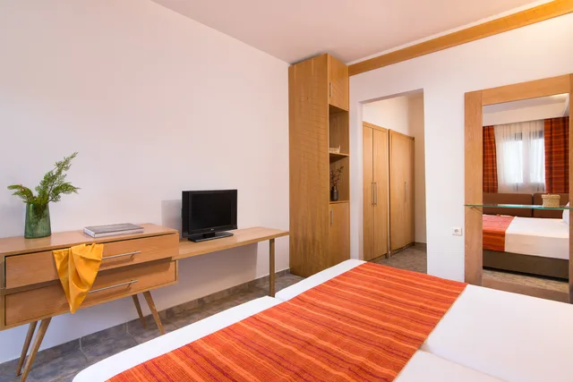 غرفة بسرير مزدوج بإطلالة على الحديقة، Alexandros Palace Hotel and Suites 8/10