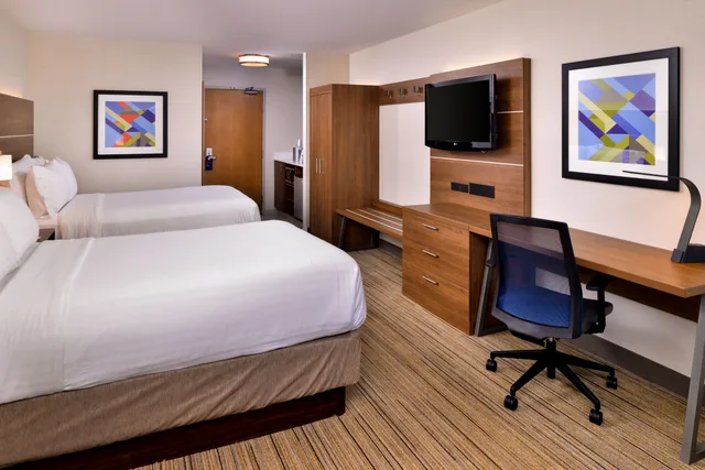 غرفة قياسية بسريرين مزدوجين، Holiday Inn Express Walnut Creek 2/3