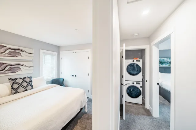 2 Bedrooms, Town House, King and Queen Bed, Sofa، Sunrise Ridge Waterfront Resort 3/5
