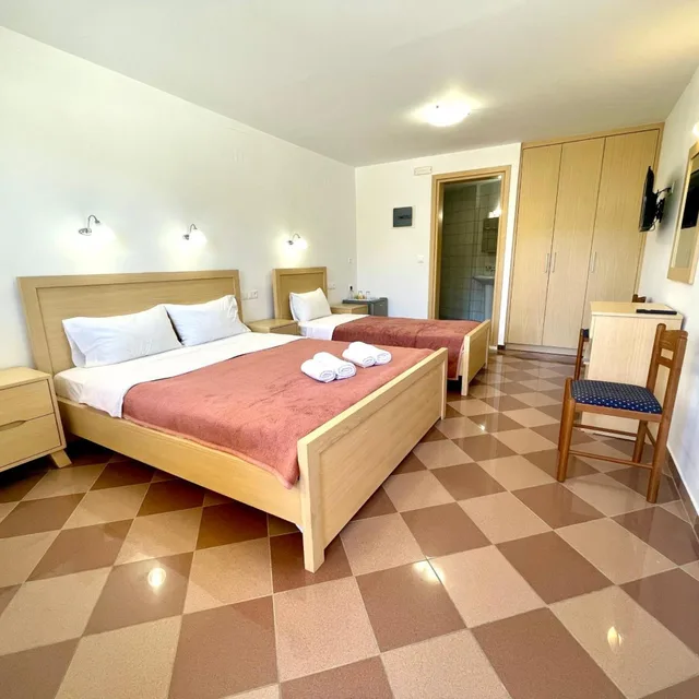 غرفة ثلاثية، Melissa Hotel 1/10