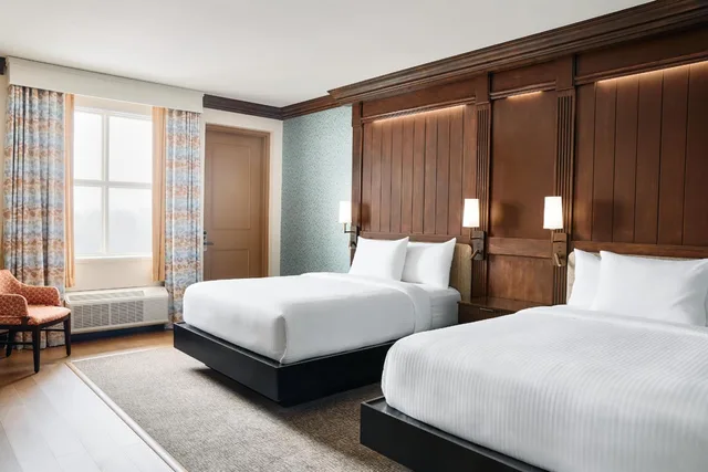 Preferred, 2 Queen Beds, Lake Side، Oglebay Resort Conference Center 2/4