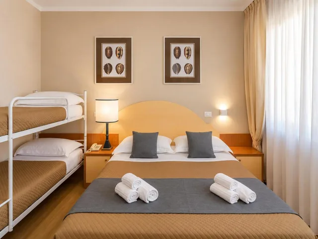 غرفة قياسية رباعية، Hotel Stella D'italia 2/10