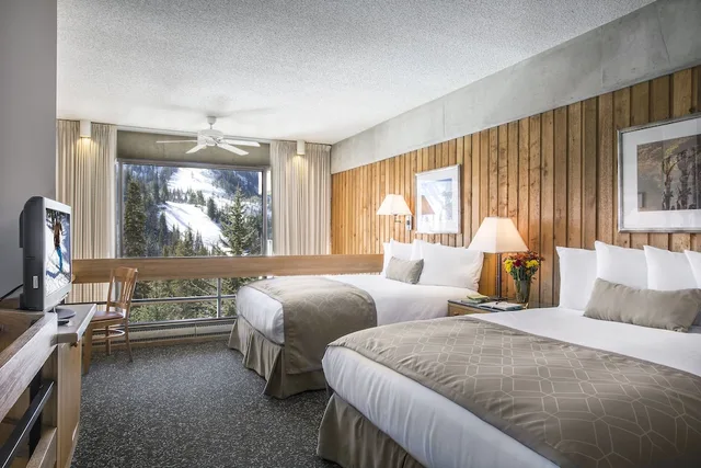 غرفة قياسية بسريرين كوين بإطلالة على الجبل، Lodge At Snowbird 2/2