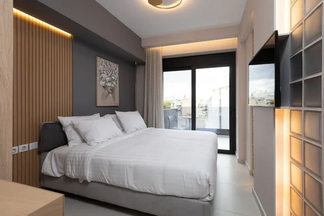 جناح بسريرين كينج بغرفتي نوم مع أريكة بجاكوزي، LUX&EASY Athens Downtown Residences 2/5