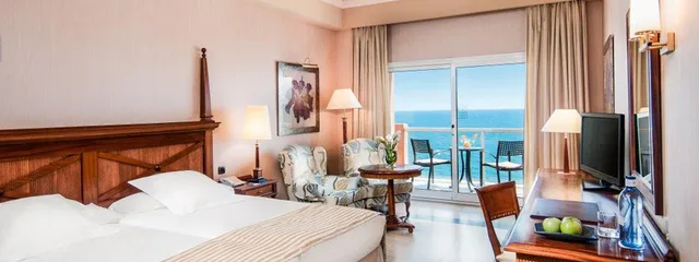 جناح بسرير مزدوج بإطلالة على البحر، Elba Estepona Gran Hotel and Thalasso Spa 1/4