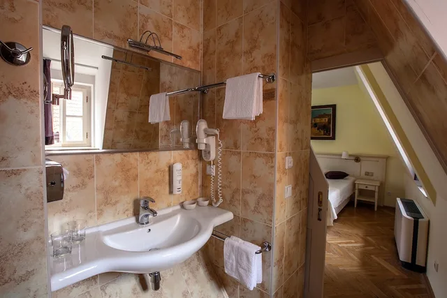غرفة سوبيريور بسرير كينج بإطلالة على المدينة، Tyn Yard Residence 7/7