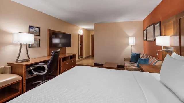 جناح، Best Western Cannon A.F.B. Clovis 6/6