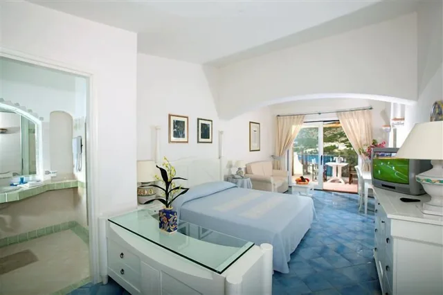 جناح جونيور بسرير كوين بإطلالة على البحر، Club Hotel Baja Sardinia 1/3