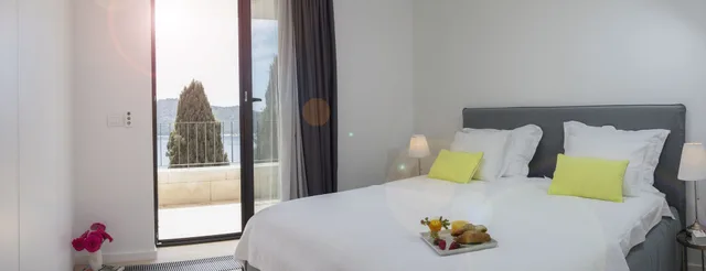 شقة فاخرة بسريرين كينج بإطلالة على البحر بشرفة بغرفتي نوم، Villa Casa Bianca 1/5