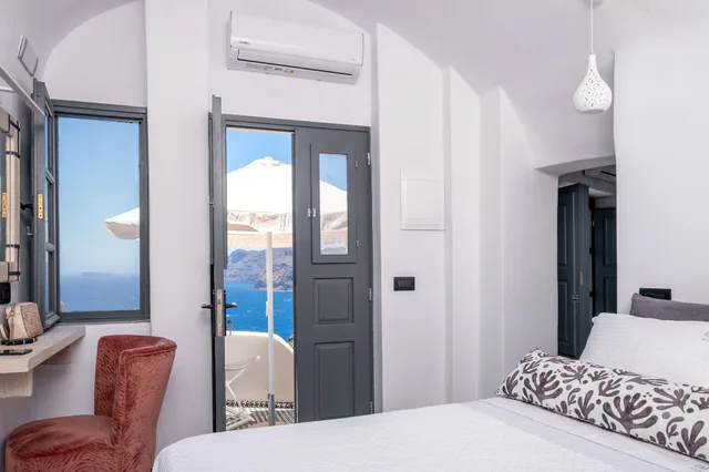 Interior, Glamour, Villa, Queen Bed, Caldera View, Indoor Jetted Tub، Amaya Selection Of Villas 4/8