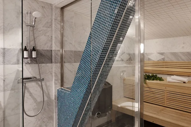 Superior, Queen Bed, Sauna، Hotel Hasselbacken 2/2