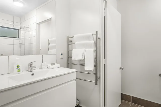 Duplex, Studio, 2 Queen Beds، Capital Gateway Motor Lodge 7/10