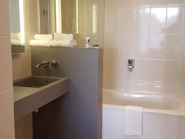 Suite, King Bed, Sofa, Terrace, MERCURE AMIENS CATHEDRALE 6/7