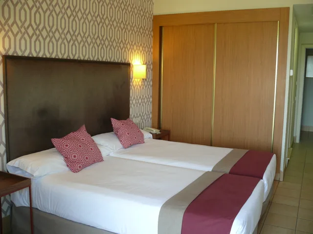 غرفة قياسية بسرير مزدوج أو سريرين منفصلين، Hotel Oromana 1/4