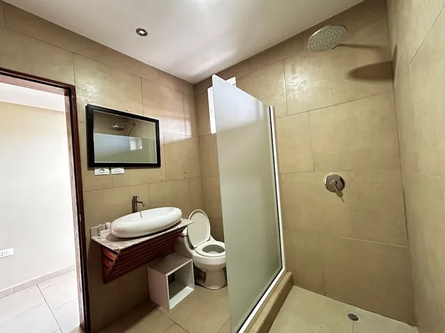 غرفة بسريرين منفصلين بشرفة، Eden Beach Resort 3/3