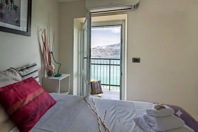 2 Bedrooms, Penthouse, 1 King and 1 Single Beds, Lake View, Sofa, Terrace, Castel Gandolfo 4/10