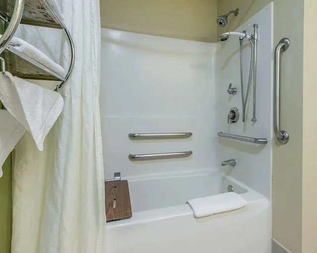 جناح بسرير كينج مع أريكة، Sleep Inn and Suites Winchester 4/4