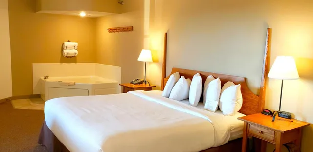 غرفة ديلوكس بسرير كينج في طابق منخفض، Berlin Heritage Inn 2/10
