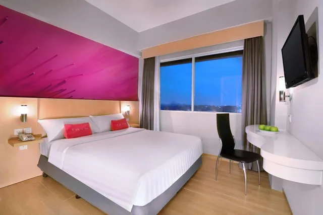 غرفة قياسية بسرير كوين، favehotel Jababeka Cikarang 1/3