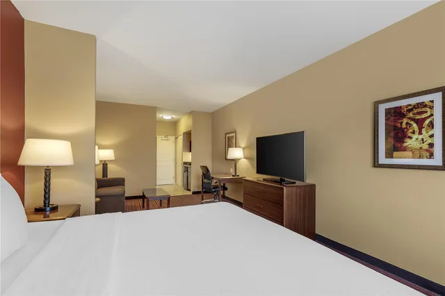 Room, King Bed, Accessible, Best Western Plus Hudson Hotel & Suites 1/3