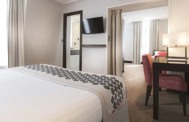 غرفة عائلية بسرير مزدوج وسريرين منفصلين، Montfleuri Hotel 6/11