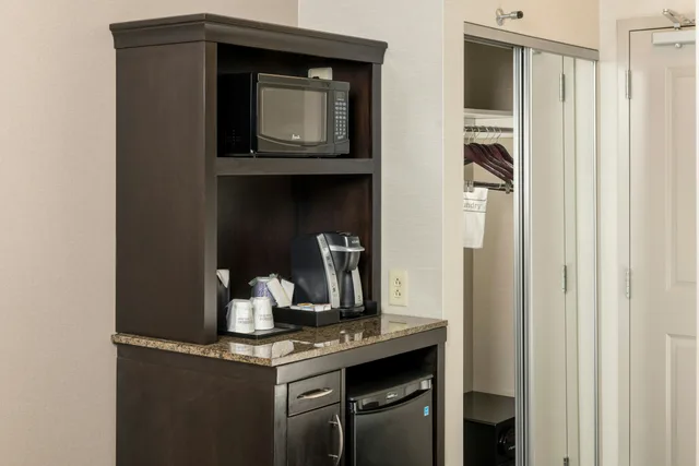 غرفة بسرير كينج، Hilton Garden Inn Silver Spring White Oak 4/4