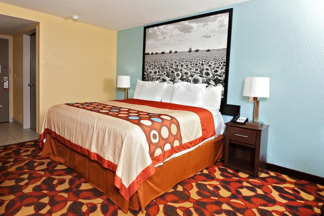 غرفة بسريرين كوين يُسمح فيها بالحيوانات الأليفة، Super 8 by Wyndham Wichita Airport 6/10