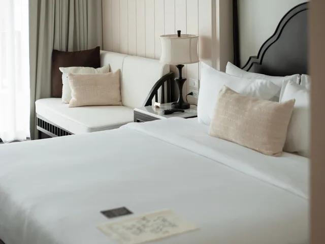 غرفة سوبيريور بسرير كينج، Burirattana Hotel - Adults Only 3/8
