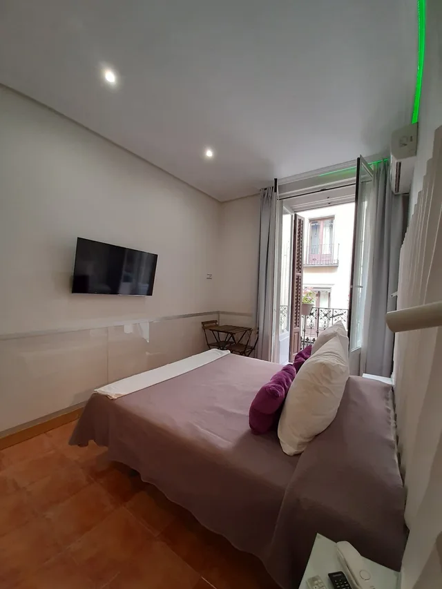 Interior, Superior, Double Bed, Private Bathroom, Hostal Las Fuentes 1/10