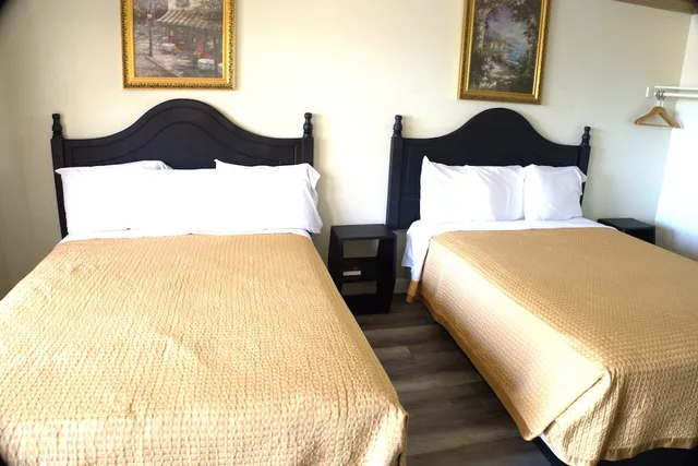غرفة قياسية بسريرين كوين، Lambert Inn 3/6