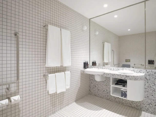 Marina, King Bed, Accessible، Ardo Townsville 3/5