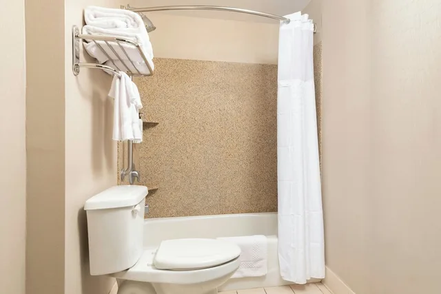 جناح بسرير كينج مع سرير سحّاب إضافي لذوي الإعاقة، Spring Hill Suites By Marriott Cedar City 2/3