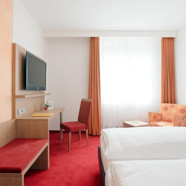 Room, Double Bed, Hotel Weisses Ross 2/8