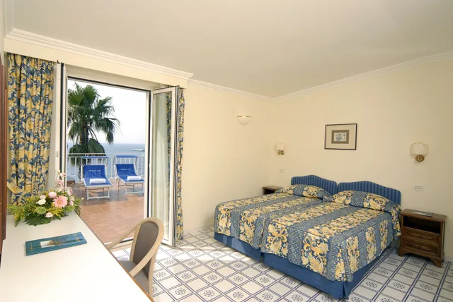 Comfort, Double Bed, Sea View, Continental Mare 6/10