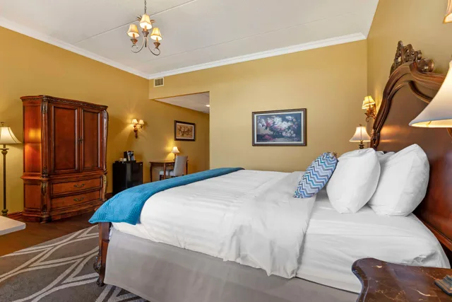غرفة سيغنتشر بسرير كينج، Christies Mill Waterfront Resort and Spa 5/10