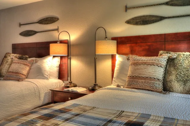غرفة قياسية بسريرين كوين بشرفة، River Edge Inn 2/2