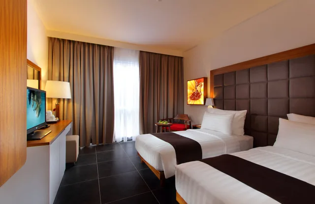 غرفة سوبيريور بسرير كينج، THE 1O1 Bali Fontana Seminyak 1/8
