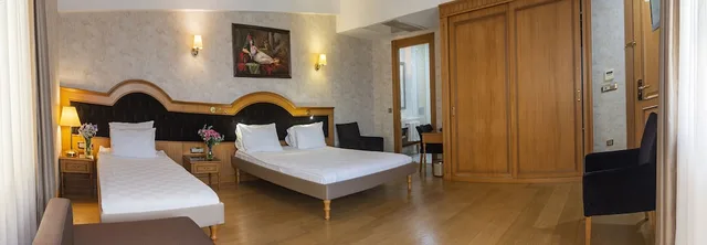 غرفة رباعية، Aprilis Hotel 4/10