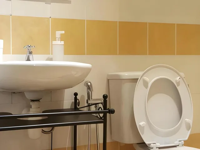 غرفة بسرير فردي وسرير بطابقين، Tulip Hotel 3/5