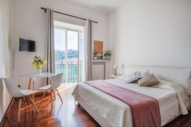 Panoramic, Triple, 1 Queen and 1 Single Bed, Sea View, Balcony, NapoliCentro Mare 1/6
