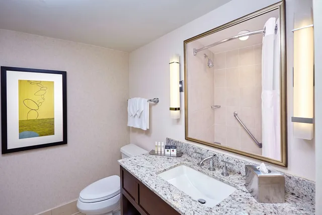 غرفة كبيرة بسريرين مزدوجين بإطلالة مع أريكة، Doubletree By Hilton Hotel Washington Dc Crystal City 4/6