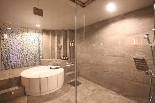 غرفة يابانية غربية عائلية بسرير مزدوج بحمام خاص بحوض استحمام، Quintessa Hotel Sapporo 8/8