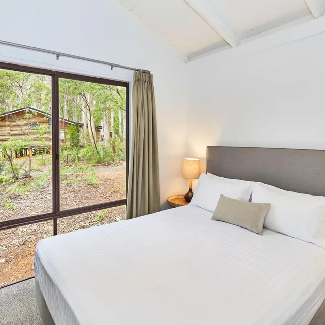 3 Bedrooms, Chalet, Lake View, Karri Valley Resort 1/7