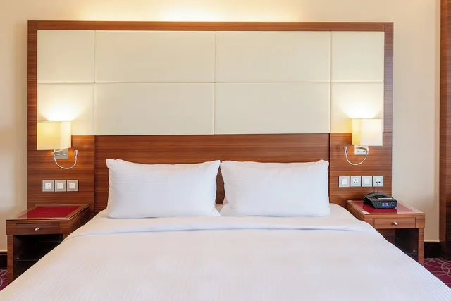 Family, King Bed, Crowne Plaza Hotel Amman 6/8