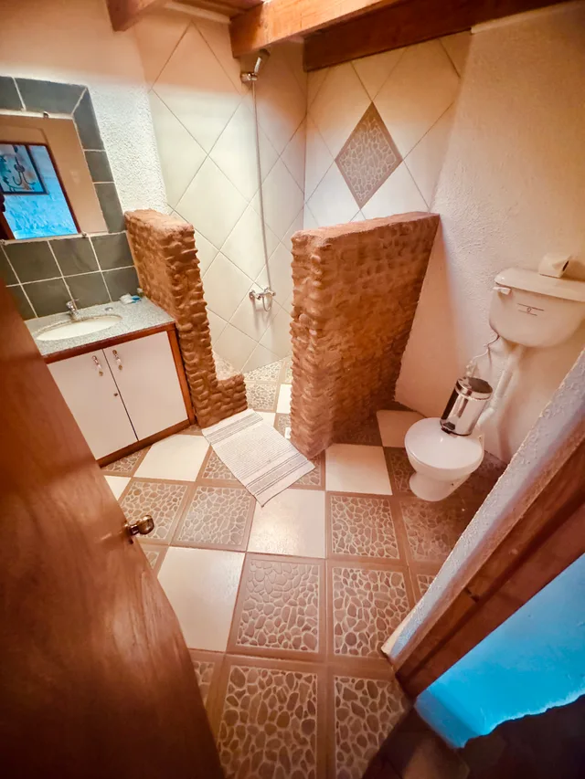 غرفة ثلاثية بسريرين منفصلين بحمام خاص، Ruka Zen Lodge 6/7