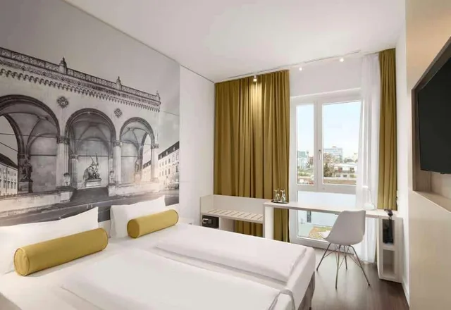 غرفة قياسية بسرير مزدوج، Super 8 by Wyndham Munich City North 1/2